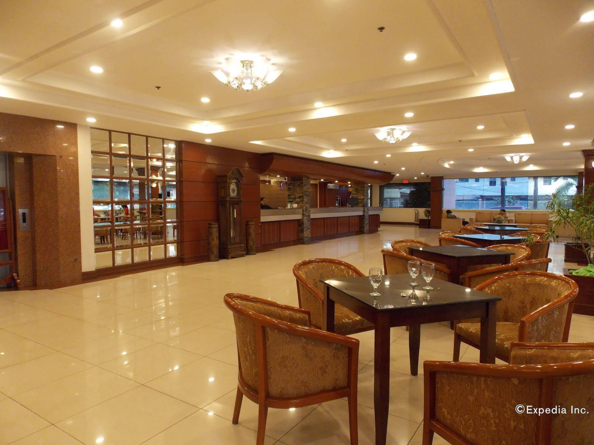 Grand Regal Hotel Bacolod Exterior foto