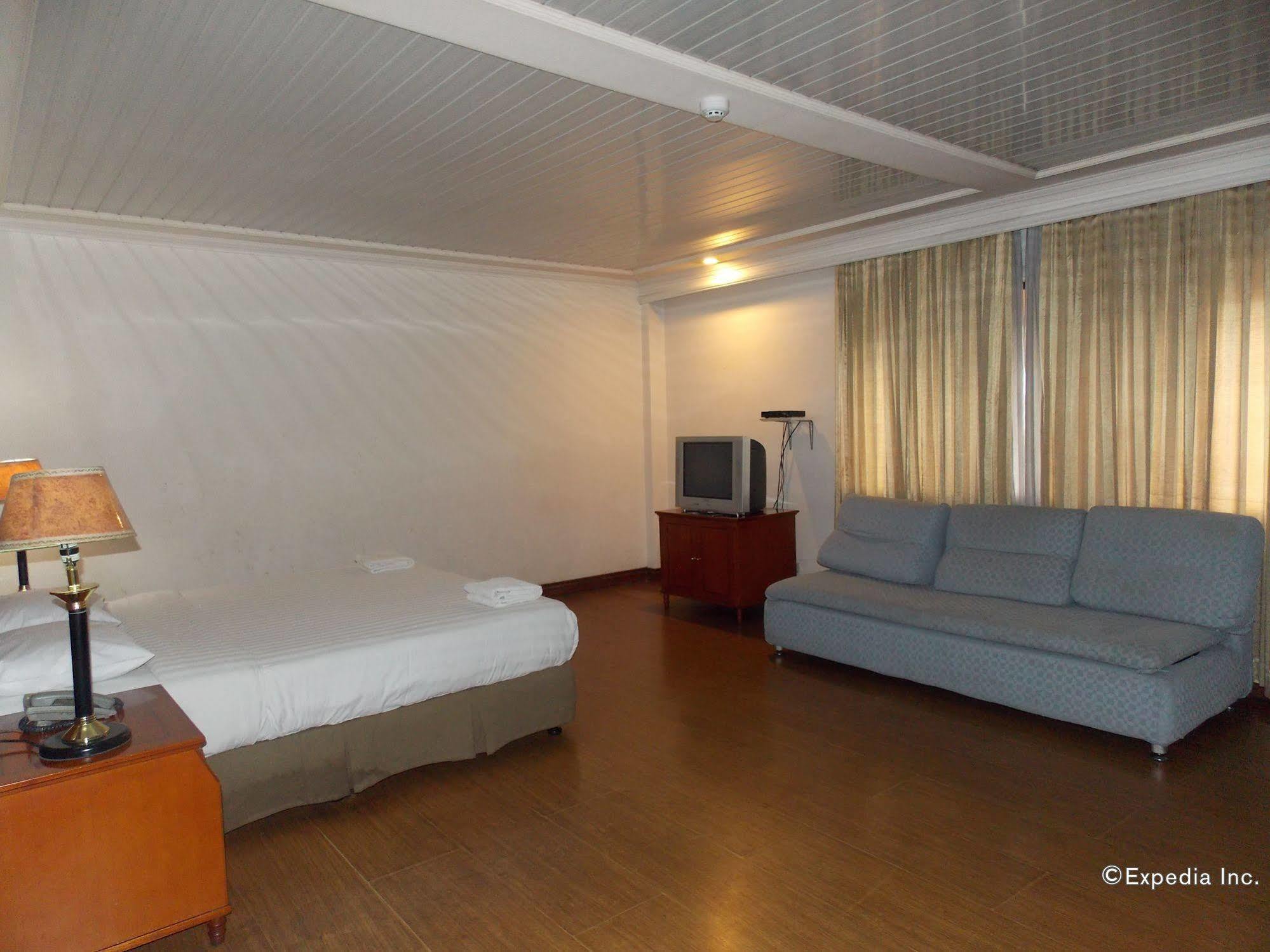 Grand Regal Hotel Bacolod Exterior foto