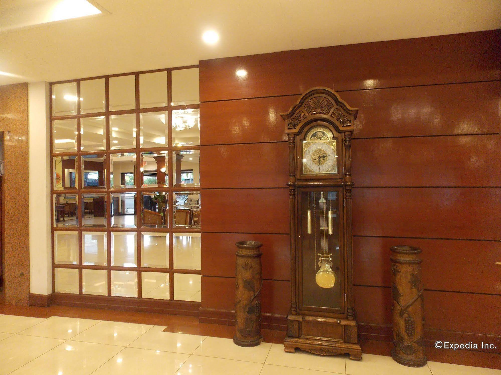 Grand Regal Hotel Bacolod Exterior foto