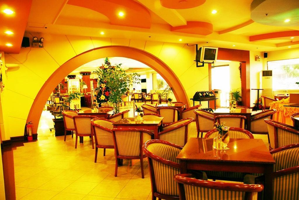 Grand Regal Hotel Bacolod Exterior foto