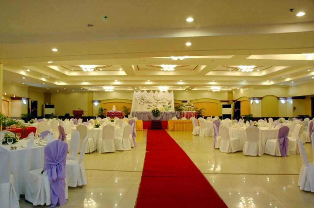 Grand Regal Hotel Bacolod Exterior foto
