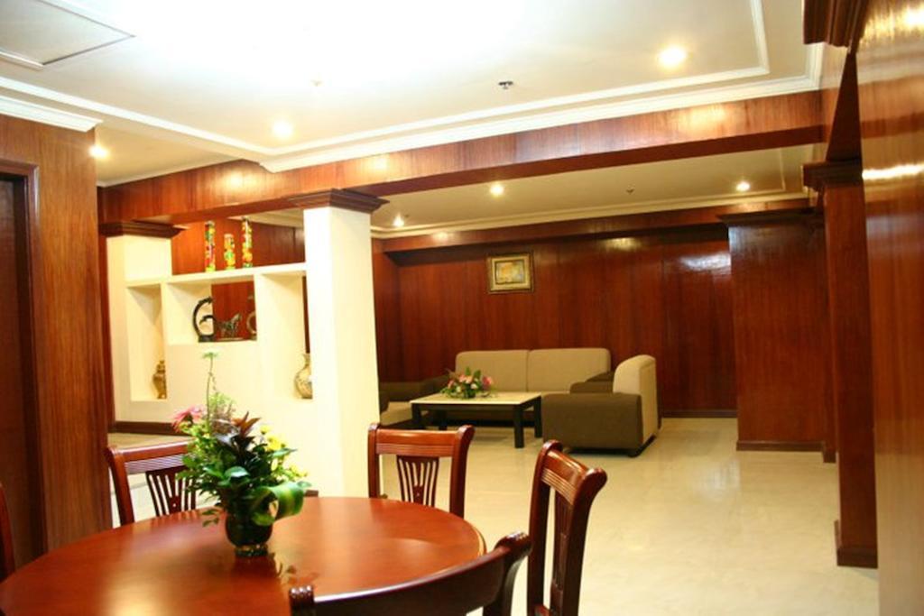 Grand Regal Hotel Bacolod Exterior foto